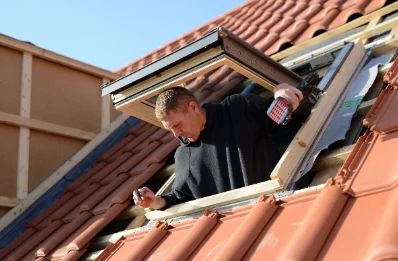 Pose de fenêtres de toit Velux à Mézerolles